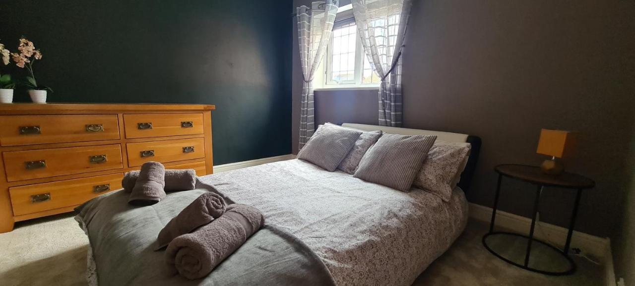 Spacious, 5 Bed House For 9 In 切斯特 外观 照片
