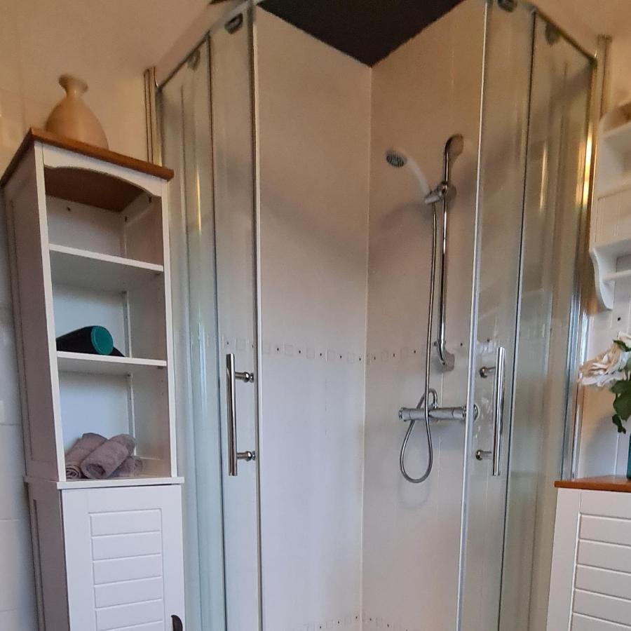 Spacious, 5 Bed House For 9 In 切斯特 外观 照片