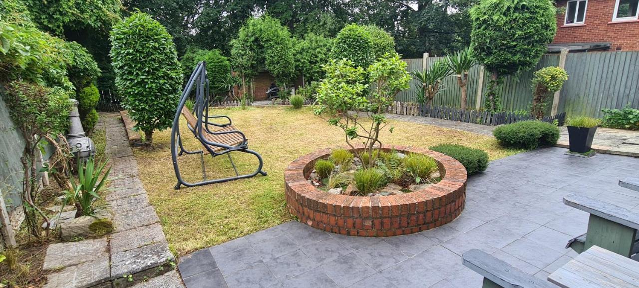 Spacious, 5 Bed House For 9 In 切斯特 外观 照片